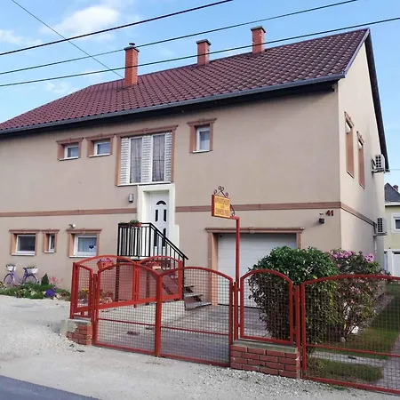 In - Balaton 45320 Kestel